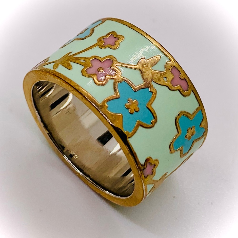Enamel Flower Band Ring. Size 7